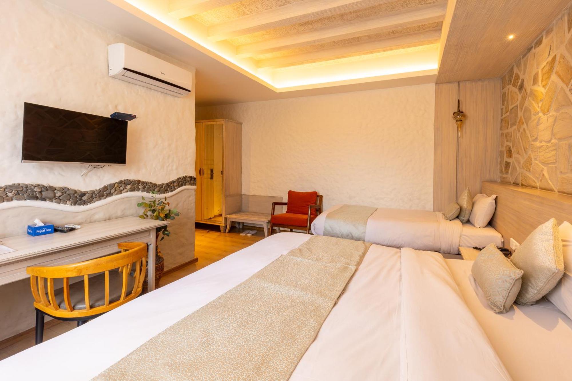 Arushi Boutique Hotel Kathmandu Esterno foto